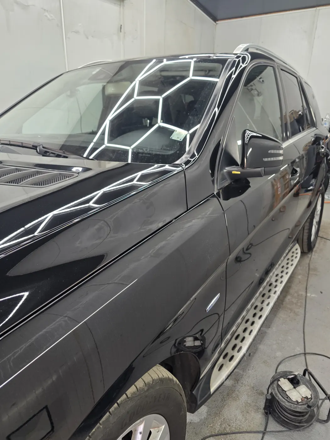 Полиран черен Mercedes